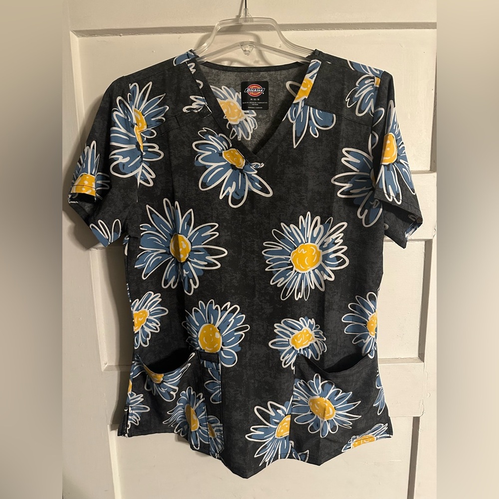 Dickies Black Floral Short Sleeve Scrub Top